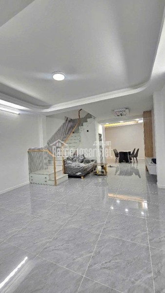 NHÀ ĐẸP NGAY TRUNG TÂM QUẬN 7 GẦN CÁC TRỤC ĐƯỜNG CHÍNH