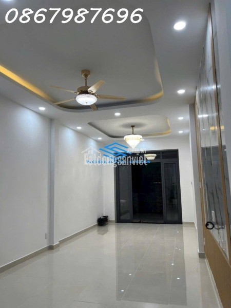 Cho thuê/Bán tòa nhà 3 tầng mặt tiền lô góc Nha Trang – Mặt bằng kinh doanh đa năng