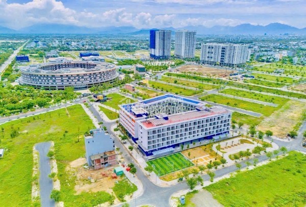 BÁN LÔ ĐẤT ĐẸP - KẸP VỆT CÂY XANH PHÂN KHU V6 - FPT CITY ĐÀ NẴNG
