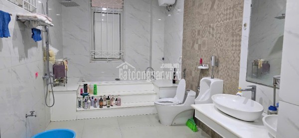 CHO THUÊ NHÀ MẶT PHỐ - ĐẶNG TIẾN ĐÔNG, 5 TẦNG, 5WC, PCCC 
NHÀ MỚI, cho thuê linh hoạt theo nhu