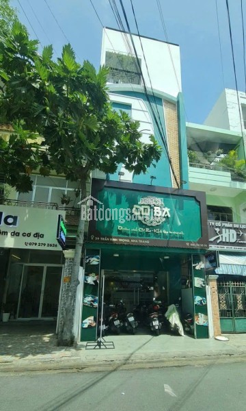 Bán gấp nhà mặt tiền Phạm Ngọc Thạch, Nha Trang - 7 Tầng Thang Máy - Cách biển 300m