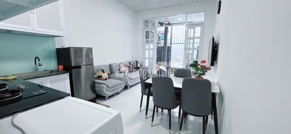 Bán gấp nhà mặt tiền Phạm Ngọc Thạch, Nha Trang - 7 Tầng Thang Máy - Cách biển 300m