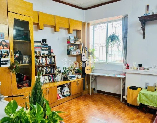 Bán nhà Võ Chí Công thông Hoàng Quốc Việt 40m, 4 tầng vị trí tốt, mặt tiền lý tưởng.