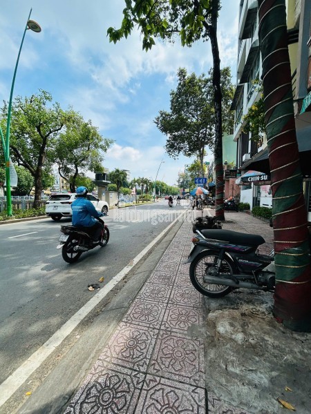 SIÊU PHẨM - BÁN LÔ ĐẤT NHÀ VƯỜN TRUNG TÂM TP. NINH BÌNH – VỊ TRÍ Ở QUẢNG TRƯỜNG 2 - GIÁ TỐT ĐẦU TƯ