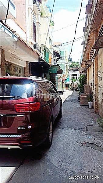 BÁN NHÀ 2 TẦNG - XE HƠI NGỦ TRONG NHÀ Đ. NGUYỄN TRÃI, QUẬN 1 - GIANG GIANG:0901611116