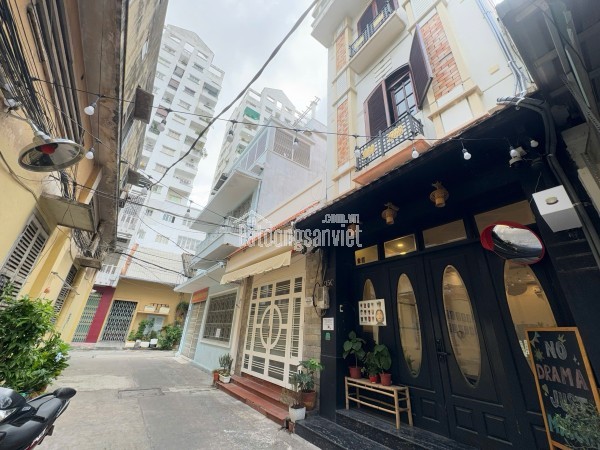 BÁN NHÀ 2 TẦNG - XE HƠI NGỦ TRONG NHÀ Đ. NGUYỄN TRÃI, QUẬN 1 - GIANG GIANG:0901611116