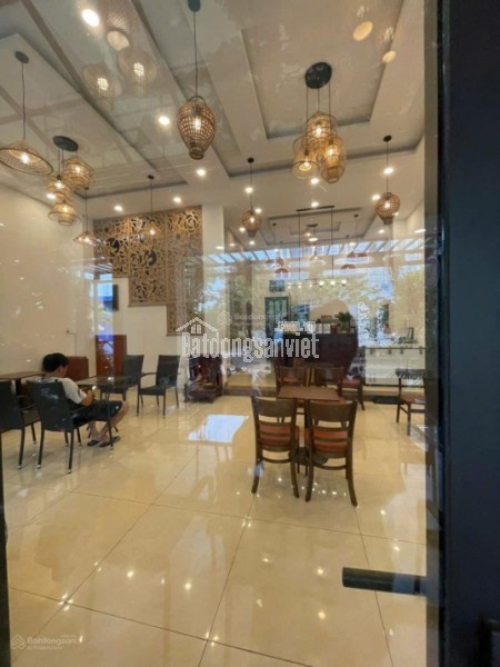 BIỆT THỰ MẶT TIỀN ĐẸP PHONG PHÚ 4, BÌNH CHÁNH - 8x20m, 3 TẦNG , 9 PHÒNG CHỈ 14.5 TỶ .