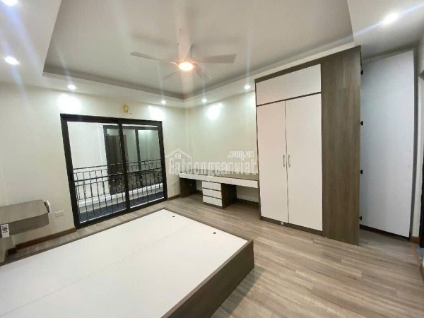 BÁN NHÀ ĐỨC GIANG LONG BIÊN,OTO ĐỖ CỬA,NGÕ THÔNG,2 THOÁNG,55M NHỈNH 8,3 TỶ