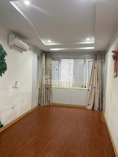 Cho thuê nhà ngõ ô tô Nguyễn Phúc Lai,  32m² x 5 tầng, 3PN, 4 WC, 13 Triệu