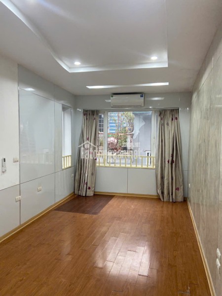 Cho thuê nhà ngõ ô tô Nguyễn Phúc Lai,  32m² x 5 tầng, 3PN, 4 WC, 13 Triệu