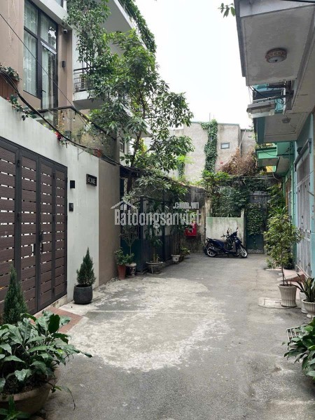 Bán nhà cũ giá tốt, 13.6 tỷ, 77m2, 2 mặt tiền 4.5m, sổ chính chủ, ko quy hoạch