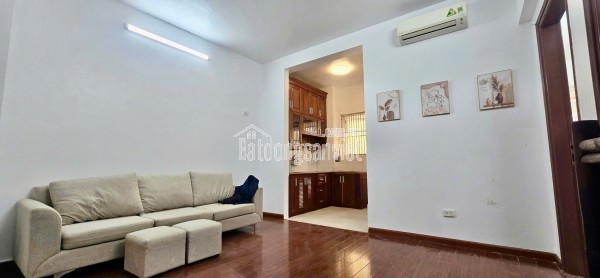 Cho thuê nhà nguyên căn ngõ 102 Hoàng Đạo Thành 50m² x 4 tầng, 3PN, 13 Triệu