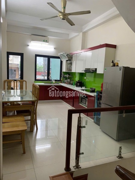Cho thuê nhà nguyên căn ngõ 102 Hoàng Đạo Thành 50m² x 4 tầng, 3PN, 13 Triệu