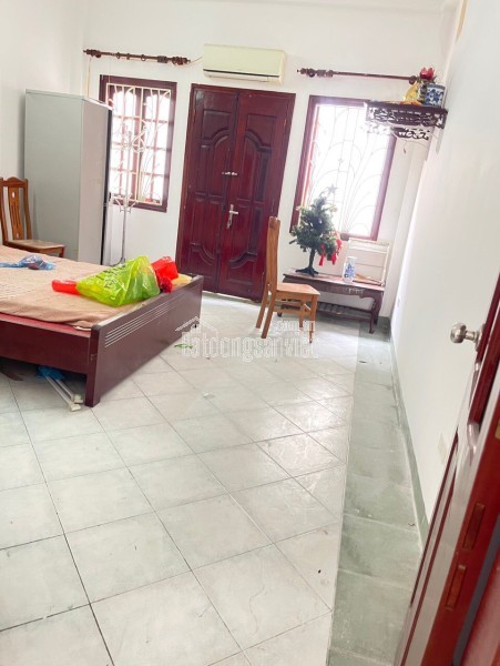 Cho thuê nhà ngõ Đặng Tiến Đông, 45m² x 4 tầng, 3 ngủ, 4 vệ sinh, giá 14 triệu