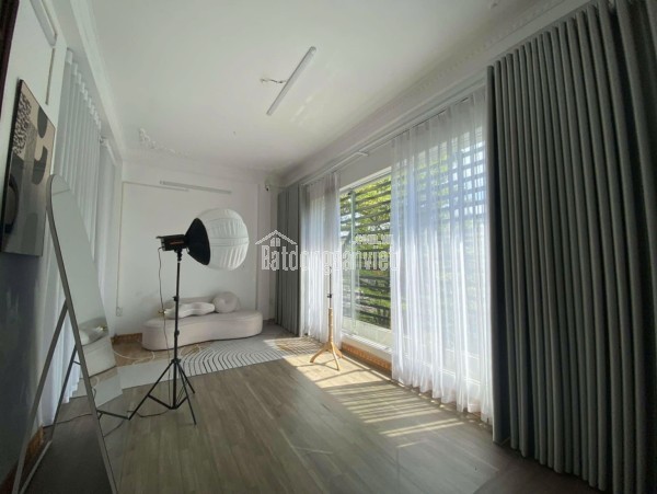 Nhà lô góc Mặt phố Tây Sơn mặt tiền khủng Kinh doanh Đa dạng Gara ô tô