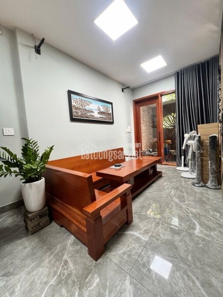 SIÊU PHẨM NHÀ SÁT KHO XĂNG DẦU - KIÊN CỐ - 81M2 8.X TỶ