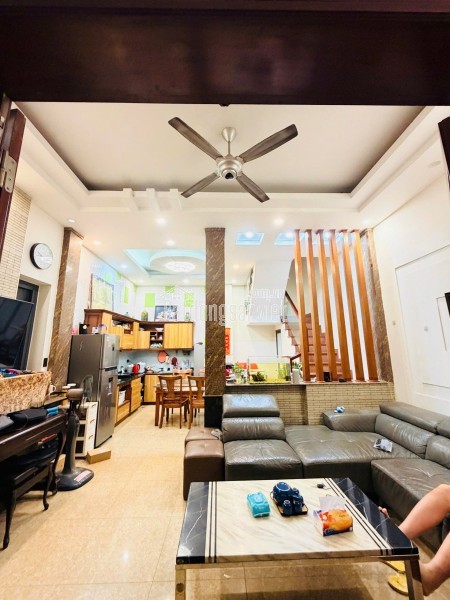 HOT! Chỉ 308 triệu/m có ngay nhà ngõ 94 Ngọc Khánh 48m 4 tầng mặt tiền 5.2m ở sướng giá 14.8 tỷ