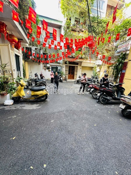 HOT! Chỉ 308 triệu/m có ngay nhà ngõ 94 Ngọc Khánh 48m 4 tầng mặt tiền 5.2m ở sướng giá 14.8 tỷ