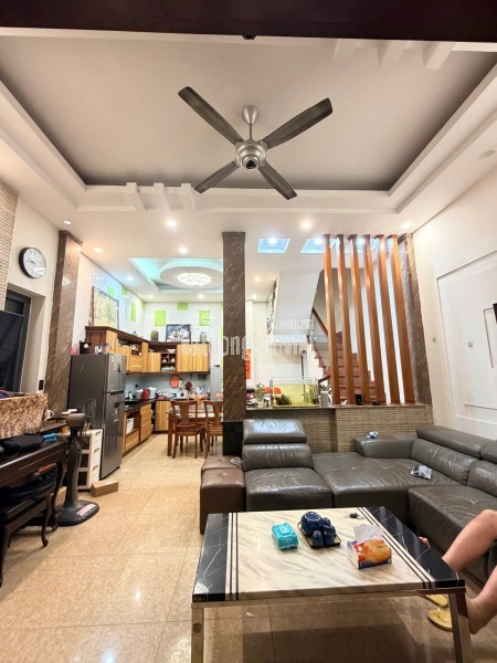 Hiếm! Chỉ 308 triệu/m có ngay nhà ngõ 94 Ngọc Khánh 48m 4 tầng mặt tiền 5.2m ở sướng giá 14.8 tỷ