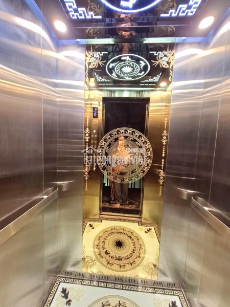 Vương Thừa Vũ 45m 6 tầng thang máy, đẳng cấp ô tô vào nhà, nội thất xin