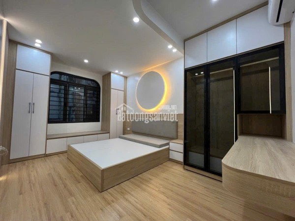 Bán nhà Đức Giang 53m 3 tầng 2 thoáng thông bàn cờ hơn 8 tỷ