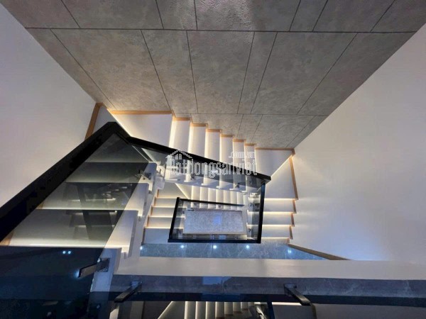 Bán nhà Đức Giang 53m 3 tầng 2 thoáng thông bàn cờ hơn 8 tỷ