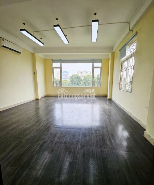 Còn duy nhất 01 văn phòng cần cho thuê 225A Nguyễn Ngọc Vũ - 6 triệu