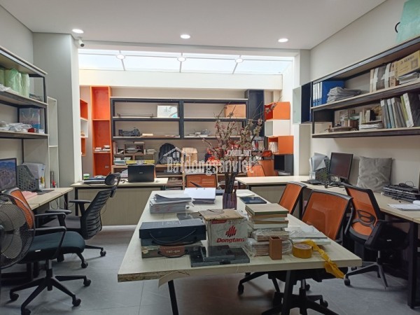 Bán nhà đường Số 10, Linh Chiểu, Thủ Đức, TP HCM. DT 128m2, 2 tầng, 4 phòng ngủ. Giá 9,9 tỷ