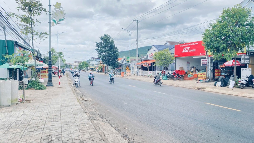 Nhà c4 kèm 4 phòng trọ, mặt tiền ql20, quảng hiệp, hiệp thạnh đức trọng, lâm đồng