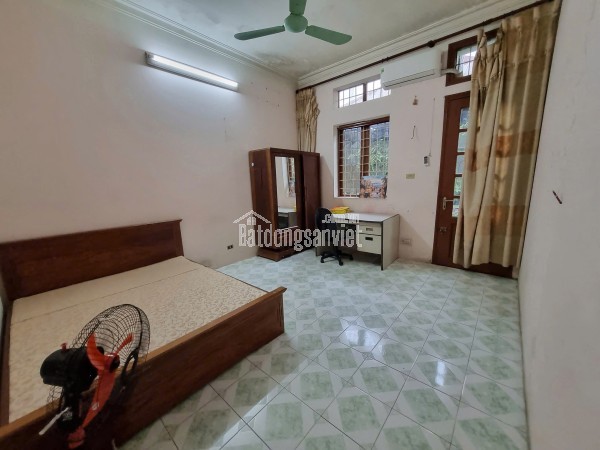 Cho thuê nhà nguyên căn ngõ 250 Tân Mai, 30m2 x 3 tầng, gồm 3 ngủ.8.5 triệu