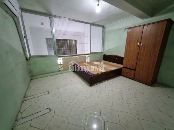 Cho thuê nhà nguyên căn ngõ 250 Tân Mai, 30m2 x 3 tầng, gồm 3 ngủ.8.5 triệu