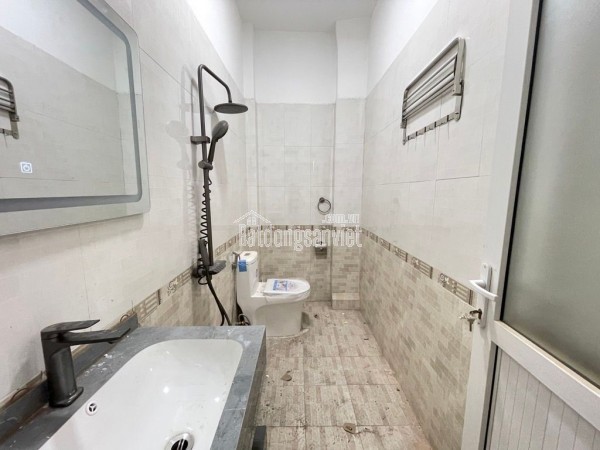 Bán nhà Giải Phóng, Hoàng Mai, Gara Ô tô tránh, thông kinh doanh, 46m2, 13.5 tỷ(CTL)