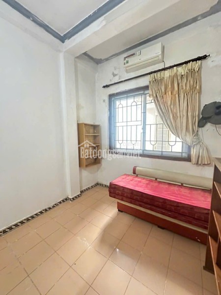 Cho thuê nhà ngõ 13 Lĩnh Nam, 30m2 x 4 tầng, 3 ngủ, 9 triệu