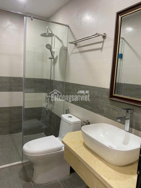 Cho thuê nhà ngõ 13 Lĩnh Nam, 30m2 x 4 tầng, 3 ngủ, 9 triệu