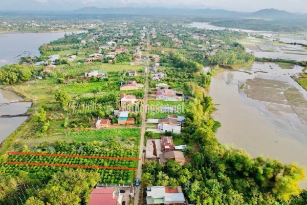 Đất giáp hồ mát mẻ dt 7*91m sẵn thổ cư kdc đông đầy đủ tiện ích cách sân bay chỉ hơn 20km quốc lộ