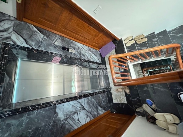 PHÂN LÔ VỈA HÈ - LÔ GÓC VIP - Ô TÔ TRÁNH - KHU VIP - TĐC TU HOÀNG - NHÀ ĐẸP LONG LANH - THANG MÁY