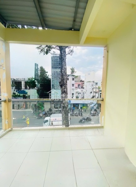 Nhà bán P7 Tân Bình – HXH ngủ nhà – sát mặt tiền CMT8 & Nhà ga Metro số 2 – 5 tầng – 140m²