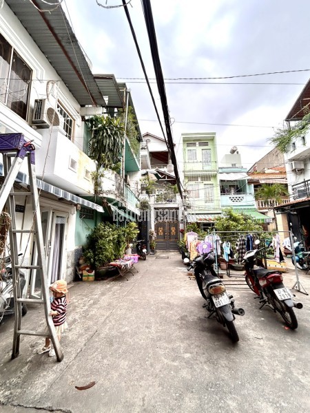 BÁN NHÀ Đ.TÔN ĐẢN- NGANG NỞ HẬU TÀI LỘC- NGAY KHU ĂN UỐNG- LƯU THÔNG TÔN THẤT THUYẾT- NGUYỄN TẤT