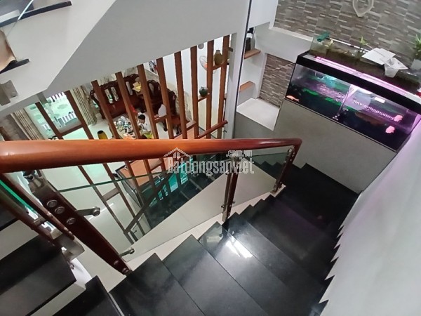 Bán nhà đường số 8, Linh Xuân, Thủ Đức, TP HCM, DT 90m2, sổ hồng, giá 7.7 tỷ. Liên hệ 0933125879