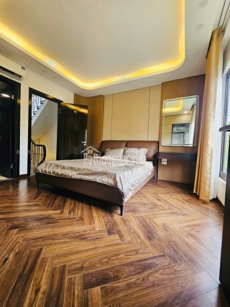 CCMN VĂN HƯƠNG TÔN ĐỨC THẮNG - 7 TẦNG THANG MÁY - FULL ĐỒ - 34m2  mt 5m Giá 14.9 tỷ