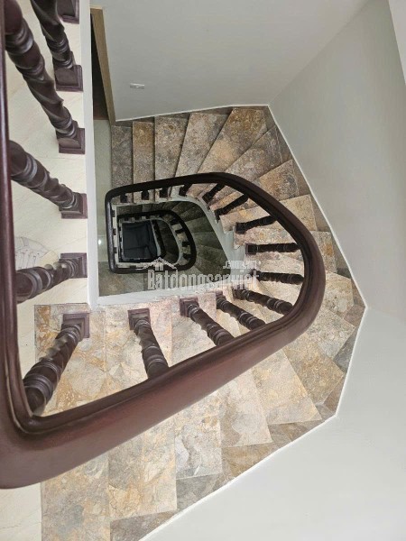 BÁN CĂN VỊ TRÍ SIÊU ĐẸP - TRUNG TÂM ĐỐNG ĐA - 4 TẦNG SẠCH SẼ - GIAO THÔNG THUẬN TIỆN - GIÁ HƠN 9 TỶ