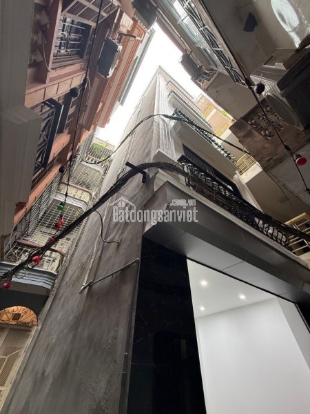 bán nhà đội cấn DT 35m giá 11,5 tỷ lô góc 2 nhà ra phố,full nội thất