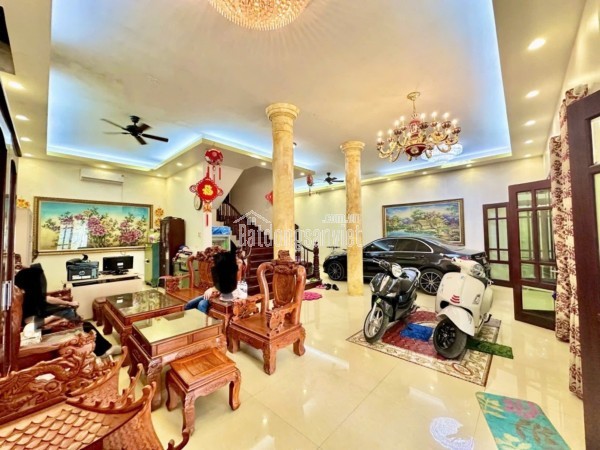 Siêu phẩm, bán nhà Trích Sài, ô tô vào, biệt thự sân vườn 130m, chỉ 40 tỷ