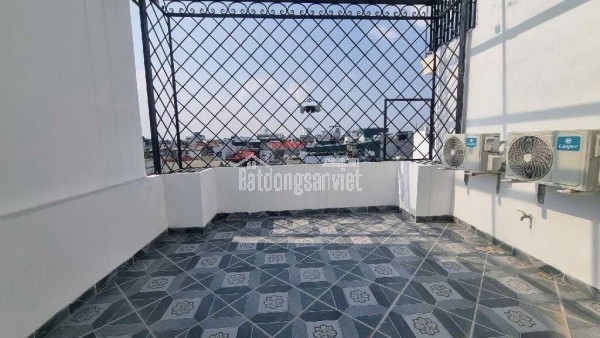 BÁN NHÀ THANH AM LONG BIÊN,OTO ĐỖ CỔNG,LÔ GÓC,THANG MÁY,42M NHỈNH 9 TỶ