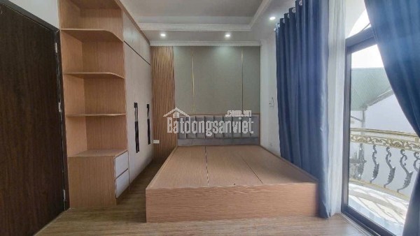 BÁN NHÀ THANH AM LONG BIÊN,OTO ĐỖ CỔNG,LÔ GÓC,THANG MÁY,42M NHỈNH 9 TỶ