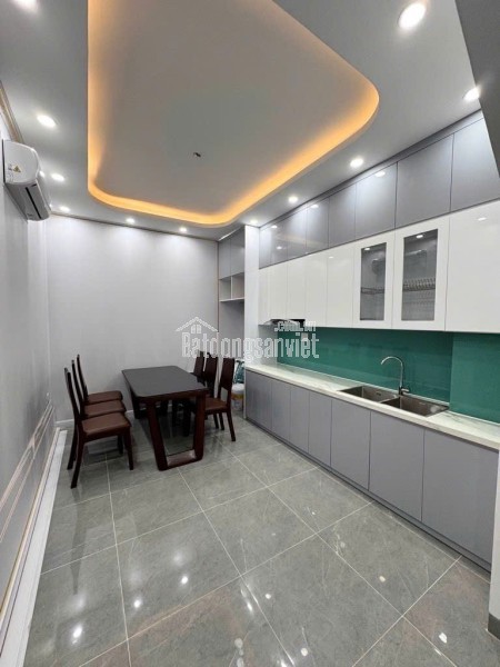 BÁN NHÀ THANH AM LONG BIÊN,OTO ĐỖ CỔNG,LÔ GÓC,THANG MÁY,42M NHỈNH 9 TỶ