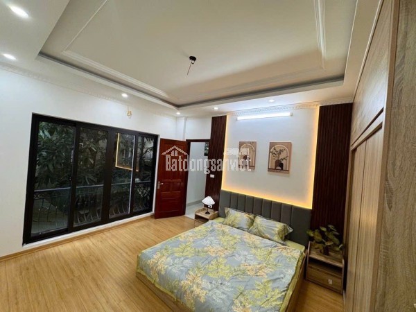 BÁN NHÀ THANH AM LONG BIÊN,OTO ĐỖ CỔNG,LÔ GÓC,THANG MÁY,42M NHỈNH 9 TỶ