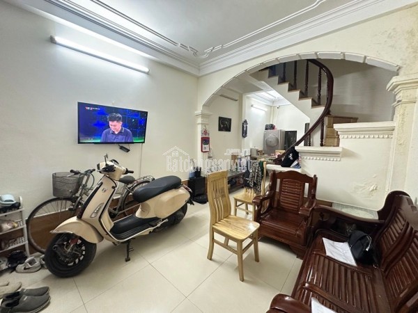 Bán nhà Kim Giang, Hoàng Mai, gần ô tô, gần KĐT Đại Kim, 33m2, 8.3 tỷ(CTL)