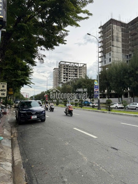 + Ngô Quang Huy, Sơn Trà, Đất vị trí đắc địa, phía sau vương thừa vũ và đối diện nhà hàng phước