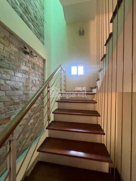 Nhà Lạc Long Quân 31m, 5 tầng, full đồ, oto qua nhà!